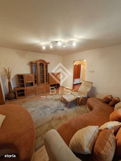 Apartament cu 4 camere decomandat în Central