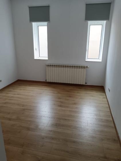 Birou, de 33 mp, în Central