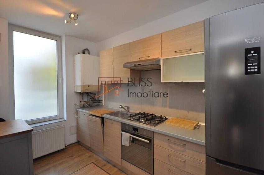 Apartament cu 5 camere decomandat în P-ța Dorobanți