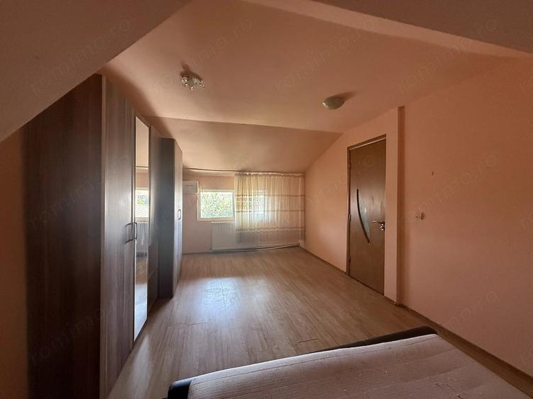 Apartament cu 4 camere semidecomandat în Aradului