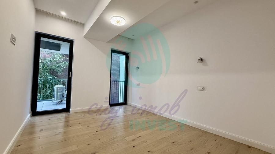 Apartament cu 2 camere semidecomandat, mobilat în Universitate