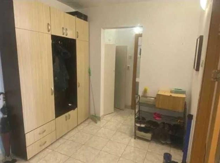 Apartament cu 2 camere decomandat în Rovine