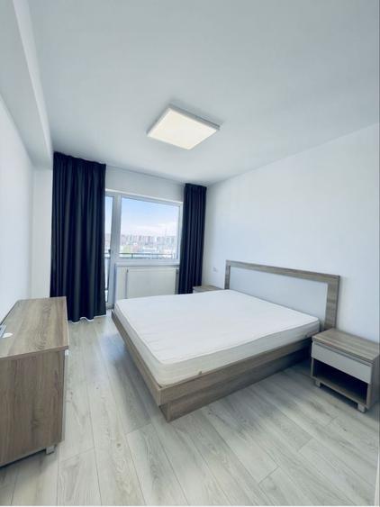 Apartament cu 2 camere decomandat în Tractorul