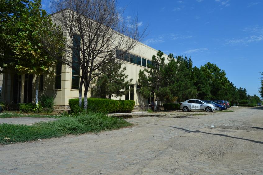 Spațiu industrial, de 1,400 mp, în Sud