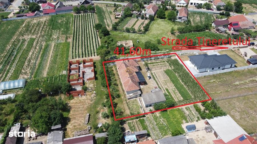 Casă cu 4 camere cu Teren 1656 Mp în Livada