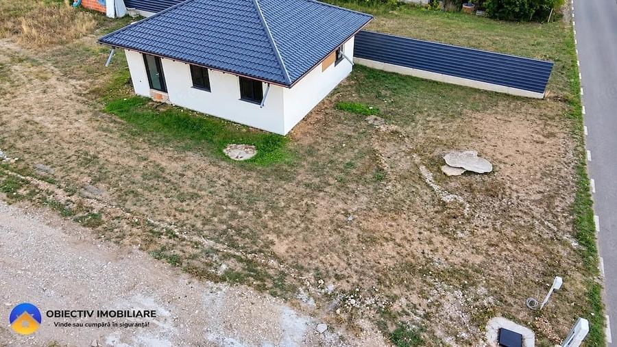 Casă cu 3 camere cu Teren 615 Mp în Dumbrava