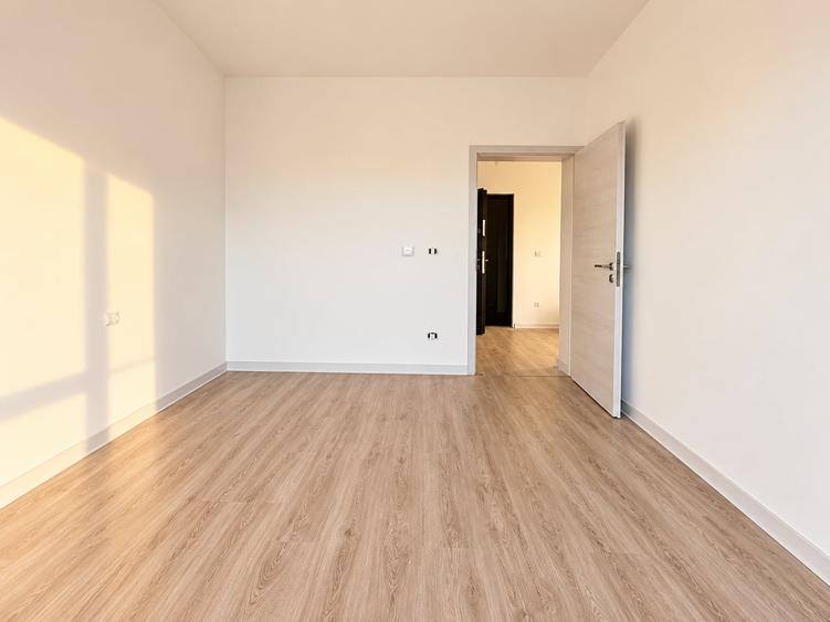 Apartament cu 2 camere decomandat în Girocului
