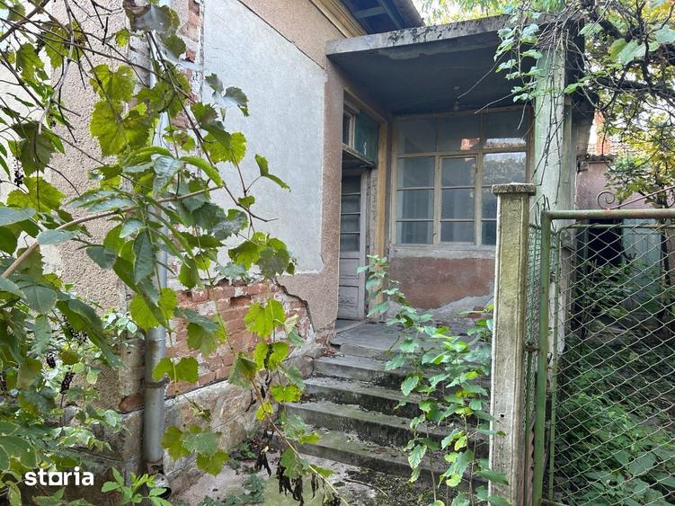 Casă cu 3 camere cu Teren 1200 Mp în Borș