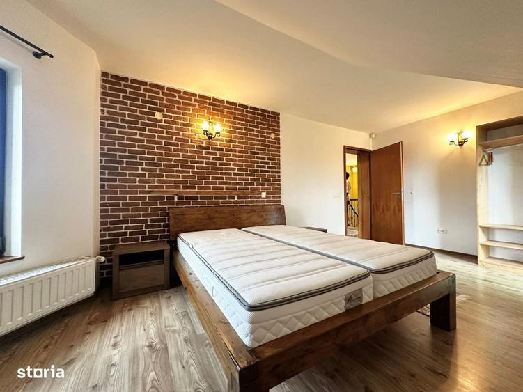 Casă cu 4 camere decomandat în Stupini