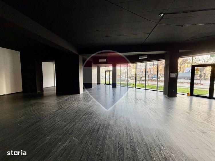 Spațiu comercial, de 270 mp, în Nord