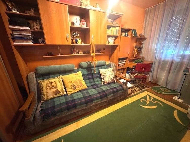 Apartament cu 3 camere semidecomandat în Central