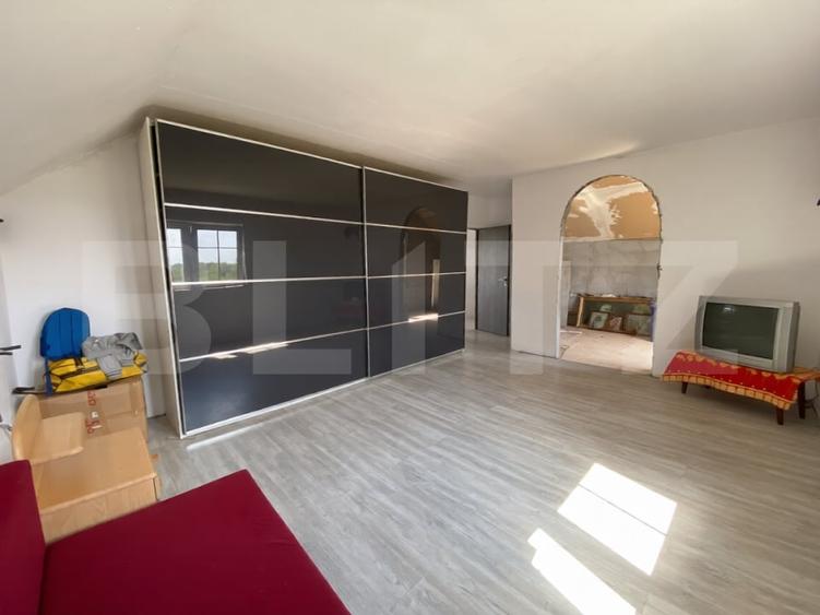 Casă individuală cu 4 camere cu Teren 1275 Mp în Seceani