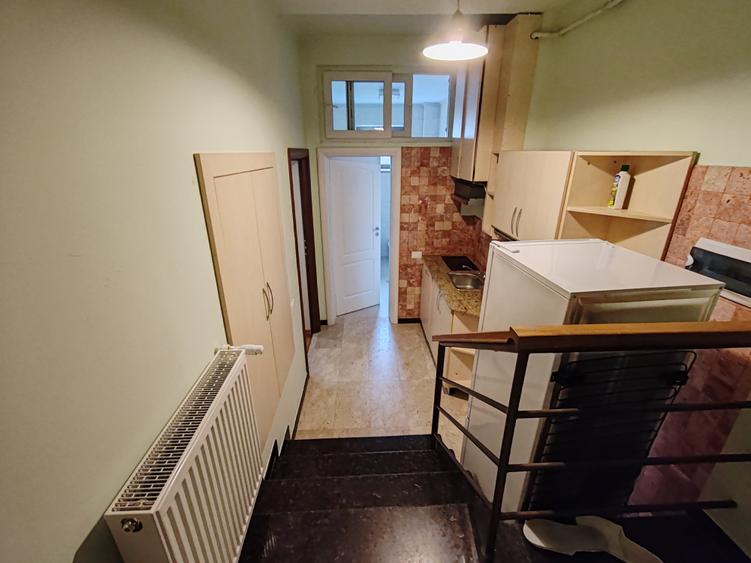 Apartament cu 2 camere semidecomandat, mobilat în Central