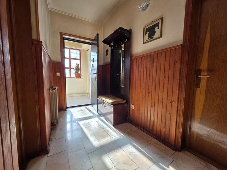 Casă individuală cu 5 camere cu Canalizare în Bucureștii Noi