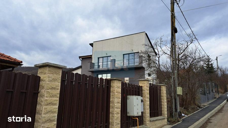 Casă cu 4 camere cu Teren 500 Mp în Apahida