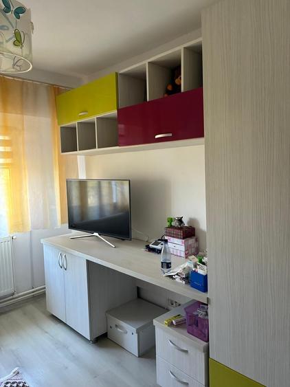 Apartament cu 3 camere decomandat în Faleza Nord