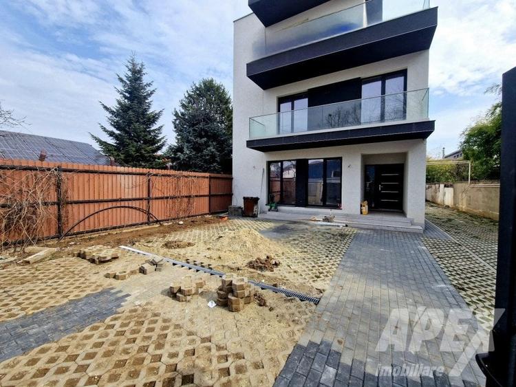 Duplex cu 5 camere cu Canalizare în Bucureștii Noi