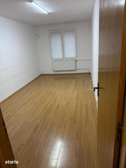 Apartament cu 4 camere în Tudor Vladimirescu