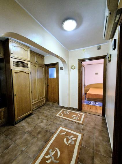 Apartament cu 2 camere decomandat, mobilat în Casa de Cultură