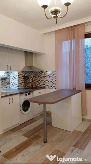 Garsonieră decomandată în Fabric
