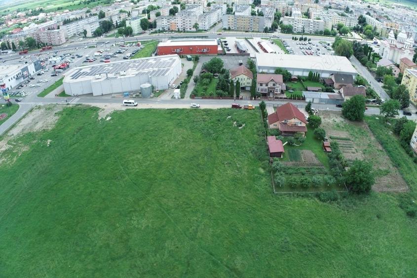Teren de 2200 mp, în Central