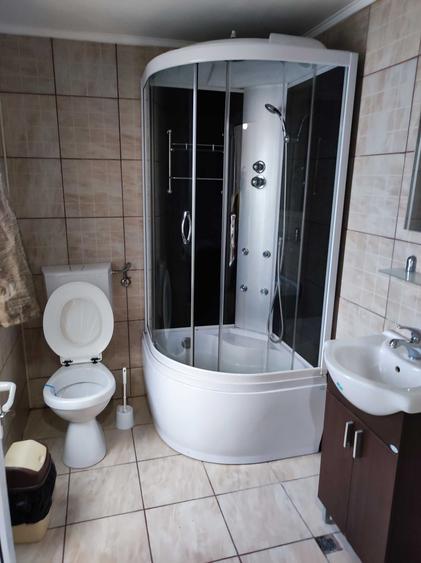 Casă cu 4 camere cu Teren 200 Mp în Delfinariu