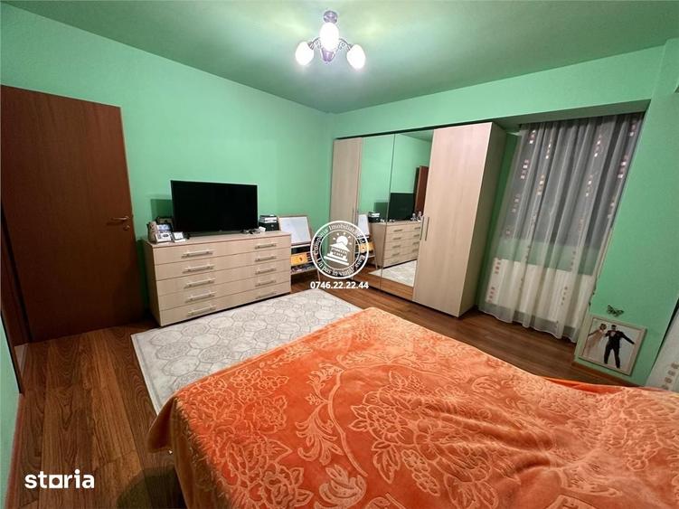 Apartament cu 3 camere decomandat în Bucium