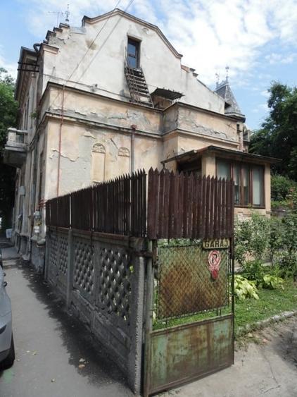Casă cu 5 camere cu Canalizare în Calea Victoriei