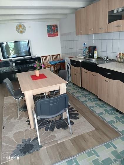 Casă cu 4 camere cu Teren 100 Mp în Central