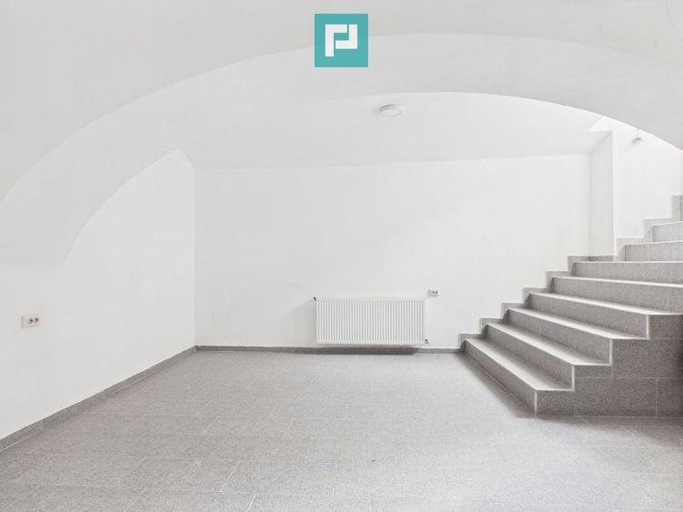 Apartament cu 2 camere semidecomandat în Boul Roșu