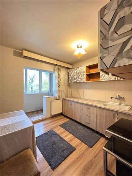 Apartament cu 2 camere decomandat, mobilat în Aradului