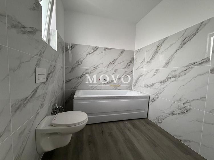 Duplex cu 4 camere cu Canalizare în Utvin