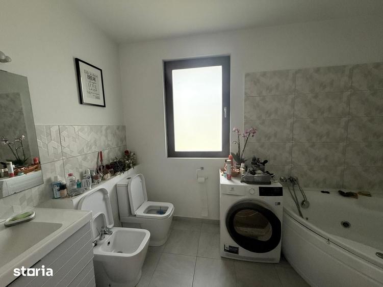Casă cu 4 camere cu Teren 410 Mp în Central