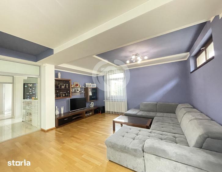 Casă cu 6 camere cu Teren 611 Mp în Central