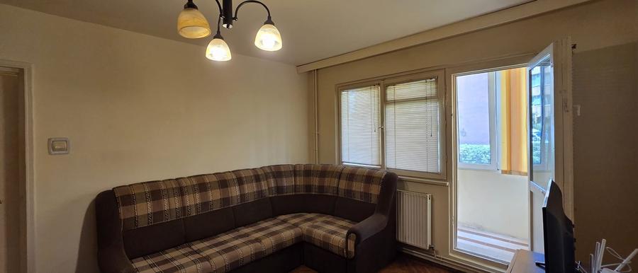 Apartament cu 2 camere semidecomandat în Centrul Civic