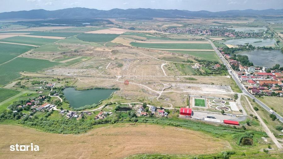 Teren de 237631 mp, în Feldioara