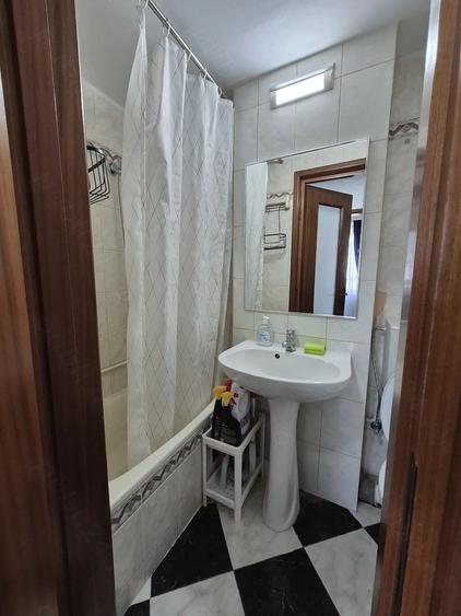 Apartament cu 2 camere semidecomandat în Sala Palatului