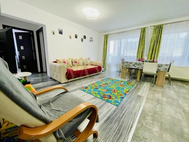 Apartament cu 3 camere decomandat, mobilat în Florești