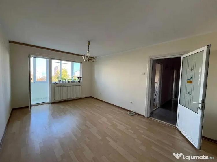 Apartament cu 3 camere decomandat în Tomis Nord