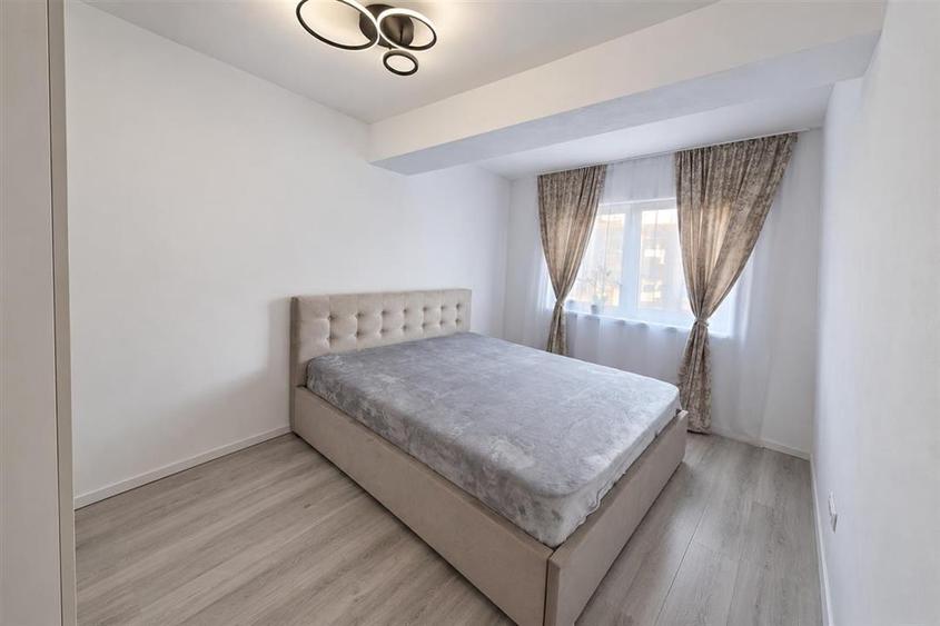 Apartament cu 3 camere semidecomandat, mobilat în Industrial Vest