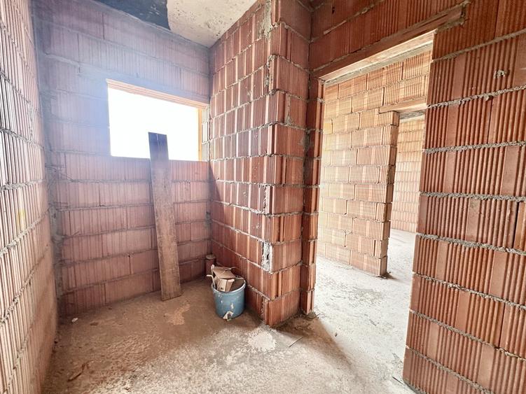 Duplex pe parter | 3 camere | 2 bai | Pod mansardabil | Mosnita Noua - 12