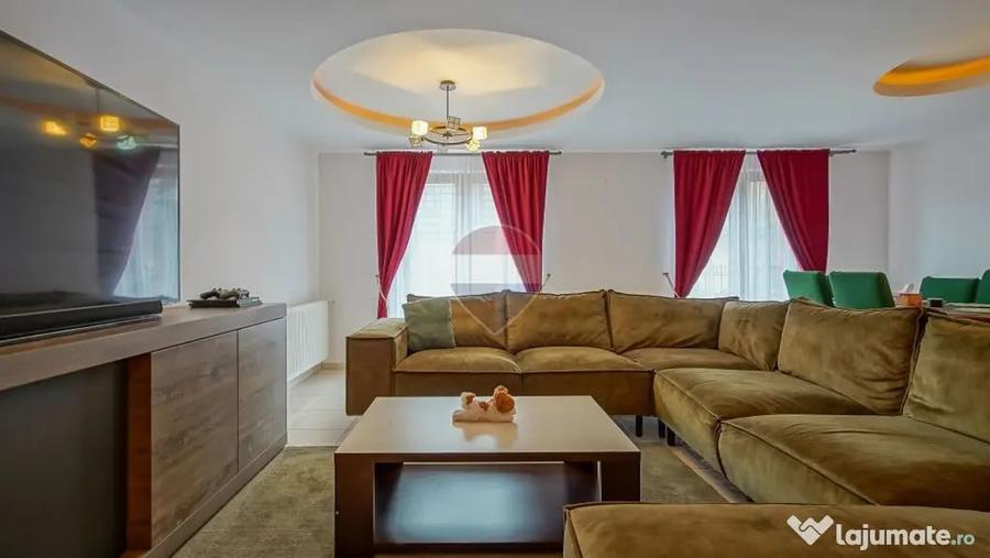Casă cu 7 camere cu Teren 300 Mp în Central
