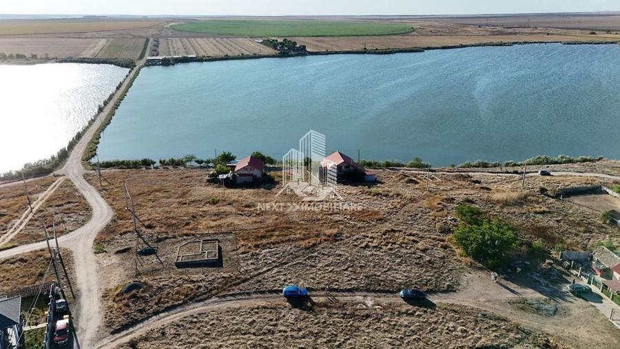 Teren de 2380 mp, în Corbu