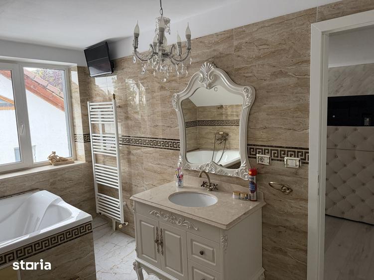 Casă cu 5 camere cu Teren 300 Mp în Codlea