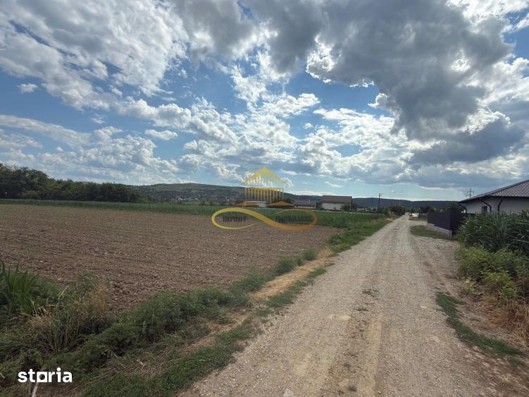 Teren de 500 mp, în Măgura