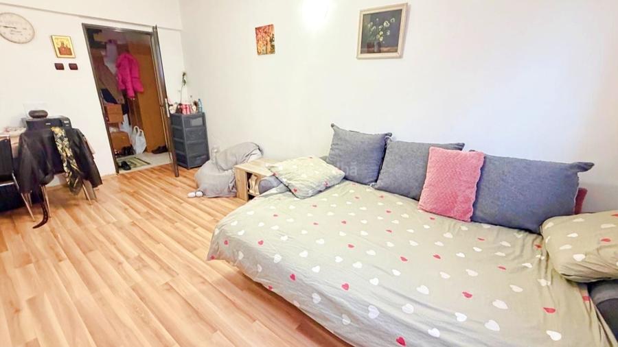 Apartament cu 3 camere decomandat, mobilat în Central