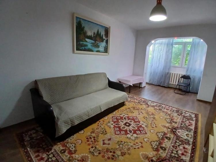 Apartament cu 2 camere decomandat, mobilat în Nicolina