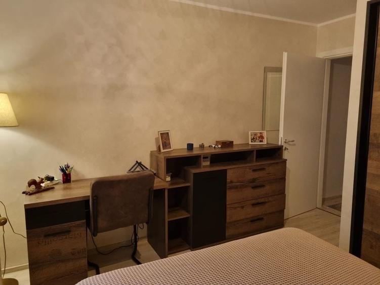 Apartament cu 2 camere decomandat în Tractorul