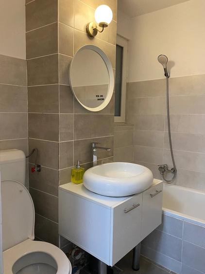 Apartament cu 2 camere decomandat în Eroii Revoluției