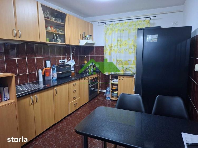 Apartament cu 4 camere decomandat în Gării